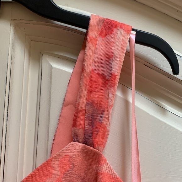 Bcbgmaxazria Mesh Overlay Crop Top in Blush Floral Size M - Picture 7 of 14